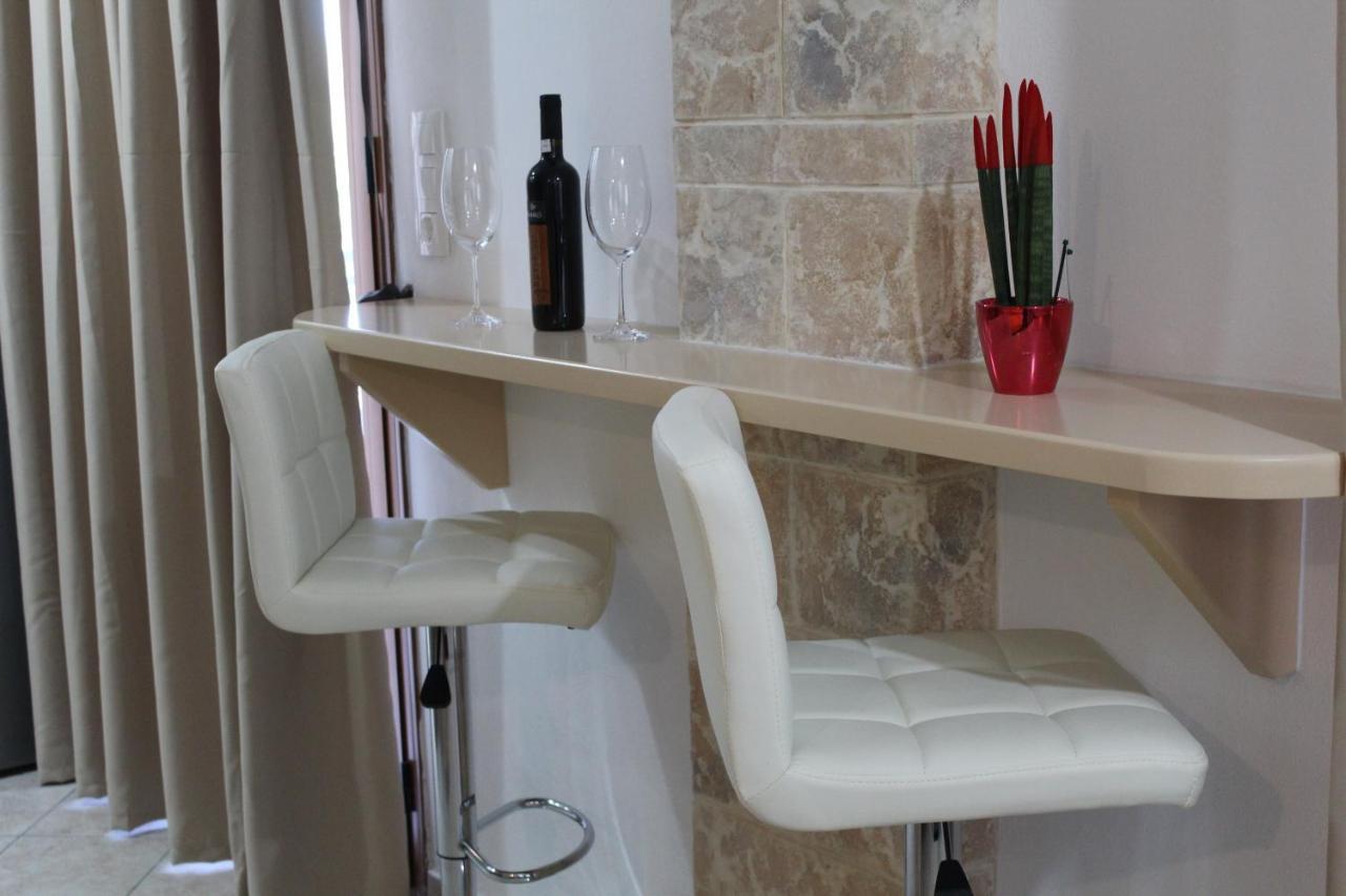 Vakis Apartments 5 Romanon Ngoại thất bức ảnh